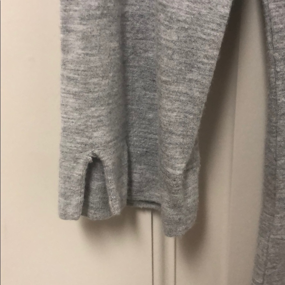 Super soft petite gray 3/4 top - Laundry - Picture 3 of 5